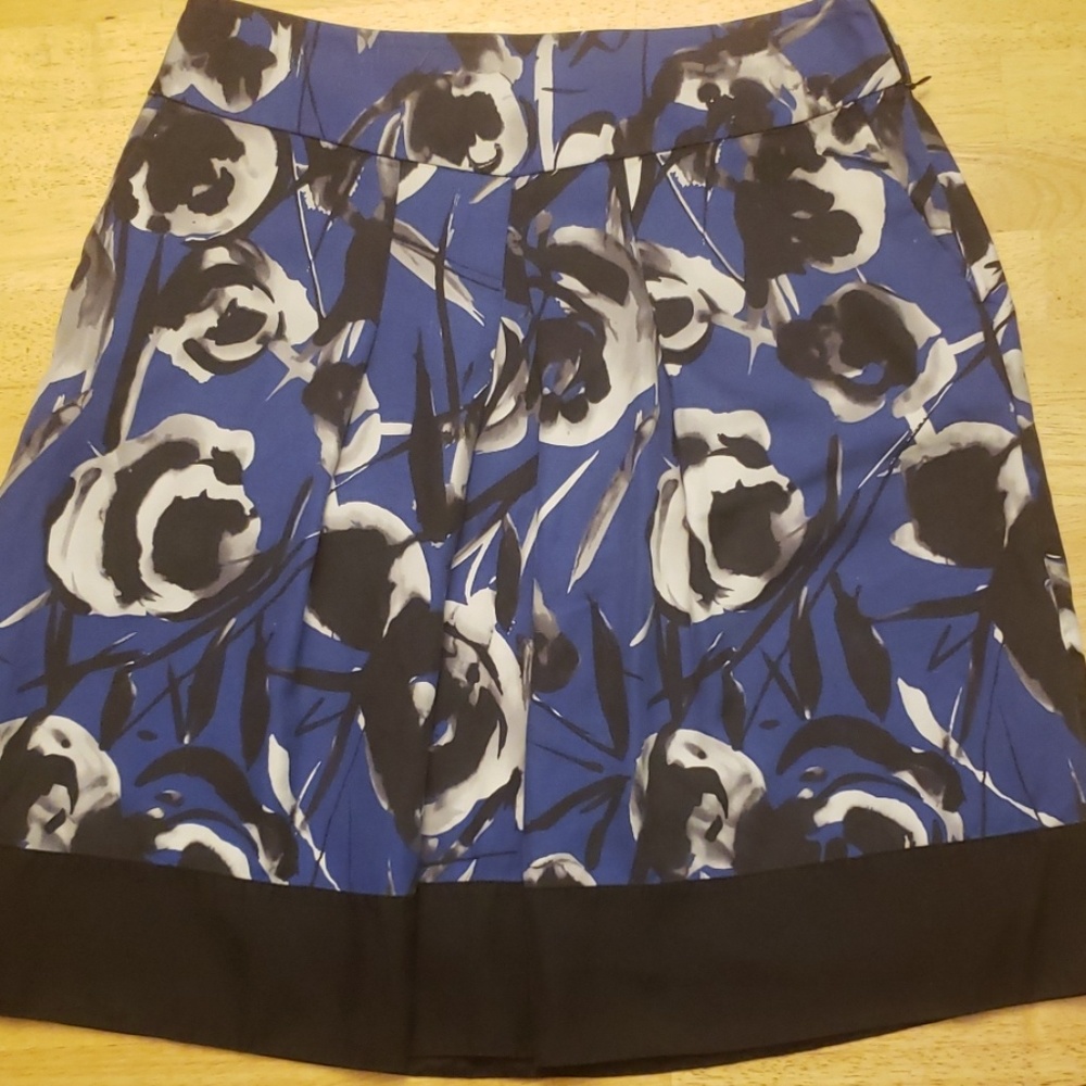 ANN TAYLOR  floral skirt women's size 6